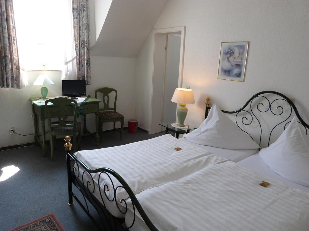 Hotel Jaegerhof Mayen Room photo